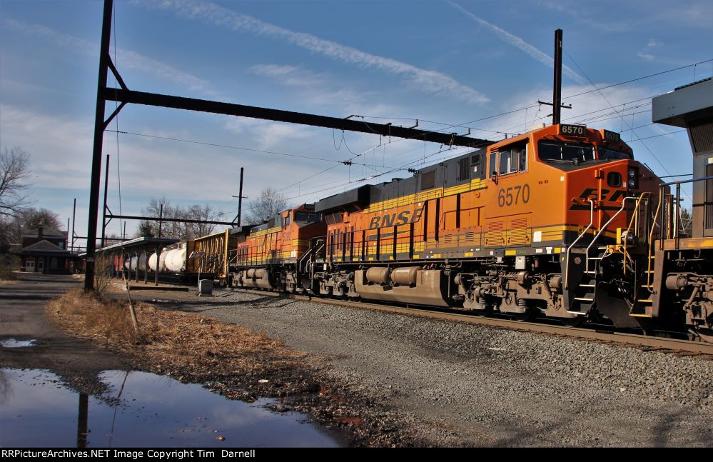 BNSF 6570 on K161